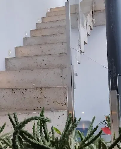 Corredera Travel 4 *