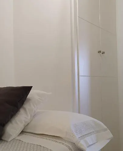 Corredera Travel 4 *