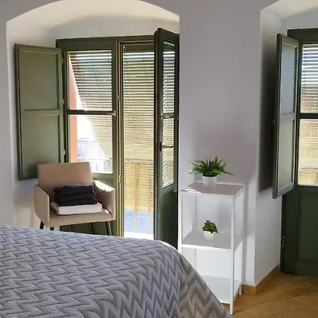 Corredera Travel 4 *